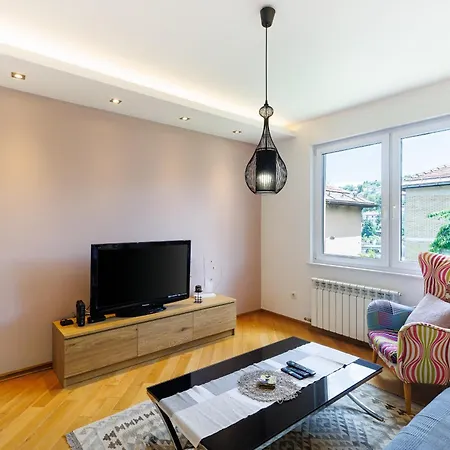 Modern & Fully Equipped Near Bus Station Sarajevo