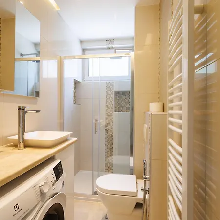 Apartment Modern & Fully Equipped Near Bus Station *