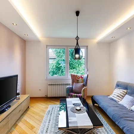 Modern & Fully Equipped Near Bus Station Sarajevo