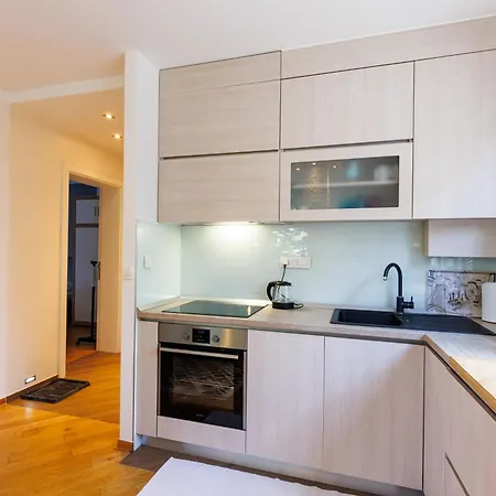 Apartment Modern & Fully Equipped Near Bus Station Sarajevo