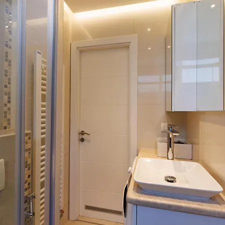Apartment Modern & Fully Equipped Near Bus Station